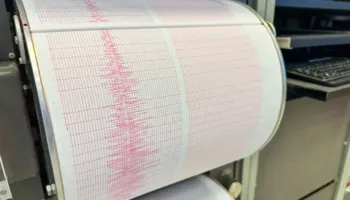 Tërmeti i fuqishëm 6.1 trondit Indonezinë, lëkundjet godasin pranë Sumatrës