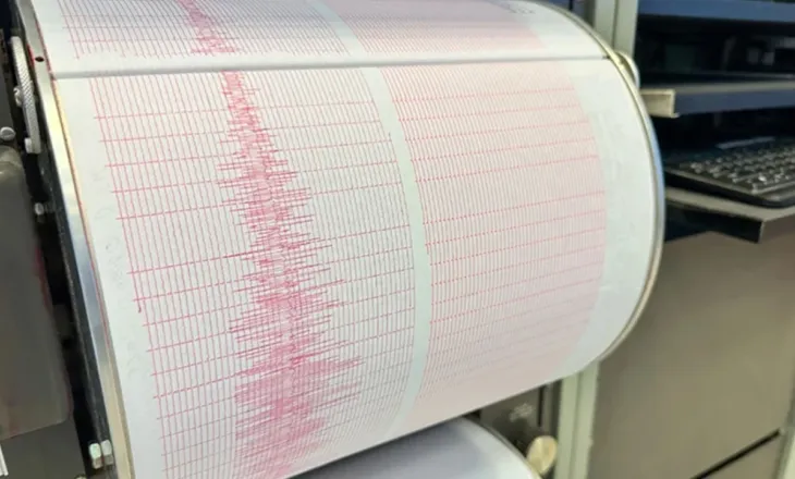Tërmeti i fuqishëm 6.1 trondit Indonezinë, lëkundjet godasin pranë Sumatrës