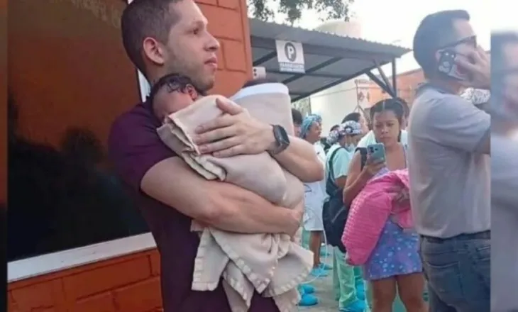 Tërmeti i fuqishëm në Kolumbi, mjeku shpëton dy foshnja dhe bëhet simbol i guximit