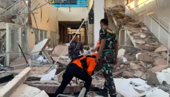 Tërmeti me magnitudë 7.7 godet Indonezinë, dhjetëra viktima! Ndërtesat shemben në pak sekonda