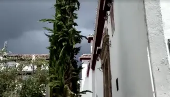 Tërmeti trondit Spanjën! Dëme në ndërtesa dhe makina, panik te banorët