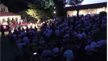 “Tinguj jetë mes tokës dhe detit”, muzika takon historinë në Porto Palermo