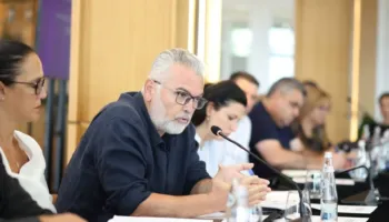“Tirana do të ketë Orën e Dëgjesës”, ministri Gogu zbulon detaje nga mbledhja me Ramën