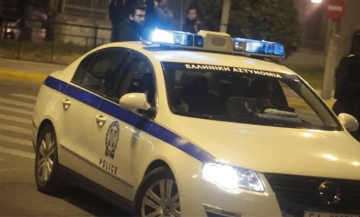 Tjetër ngjarje e rëndë në Greqi, burri shqiptar vret me thikë gruan, më pas tenton vetëvrasjen…