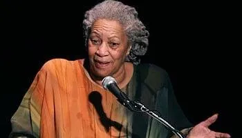 Toni Morrison, zëri i fuqishëm i letërsisë amerikane që i dha zë historive të harruara