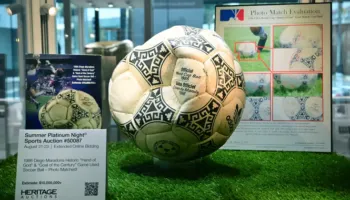 Topi i “Dorës së Zotit” shitet në ankand për shumë marramendëse