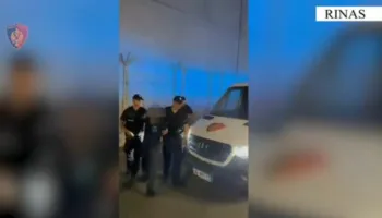 Trafik droge dhe tentativë vrasjeje/ Ekstradohen nga Kolumbia e Italia 2 persona të kërkuar, mes tyre ‘kimisti’ i…