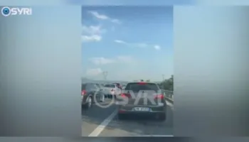 Trafik i ‘çmendur’ në Tiranë-Elbasan/ Mijëra qytetarë bllokohen në dalje të autostradës