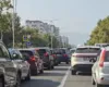 Trafik kaotik në hyrje të Vlorës, qindra makina të bllokuara në kulmin e sezonit turistik