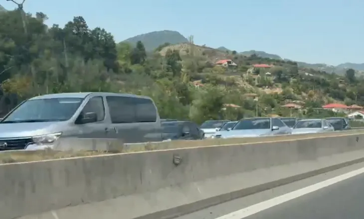 Trafik kilometrik në autostradën Tiranë – Elbasan