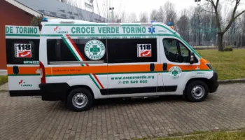 Tragjedi në Itali, çifti udhëton 100 km me djalin e pajetë në sediljen e pasme