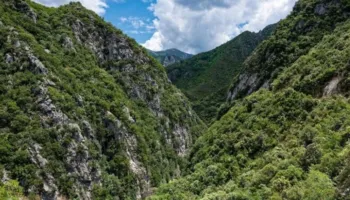 Tragjedi në kufirin Shqipëri-Greqi, humb jetën një alpinist 20-vjeçar nga Kili