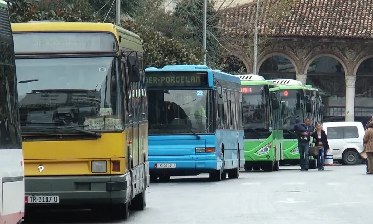 Transporti publik kërkon kompensimin për karburantin, operatorët paralajmërojnë reduktim të flotës nëse pagesat nuk disbursohen