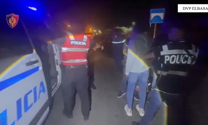 Transportonin 24 emigrantë drejt Europës, arrestohen 3 persona në aksin Librazhd-Elbasan