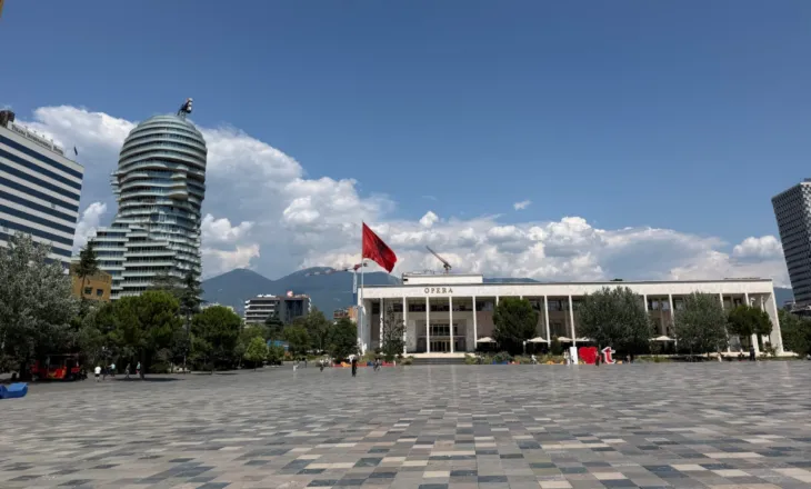 “Travelweek”: Tirana moderne: Kryeqyteti shqiptar që po fiton një identitet të ri