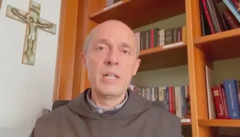 “Tregoni kujdes! Po shkrumboni malet e Shqipërisë”, kleriku katolik apel shqiptarëve për zjarret