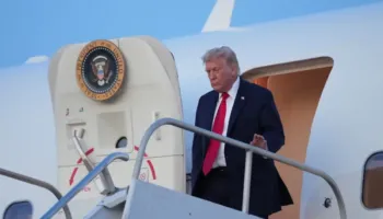 Trump konfirmon operacionin sekret/ U largua nga samiti i NATO-s me një avion tjetër për shkak të kërcënimit iranian