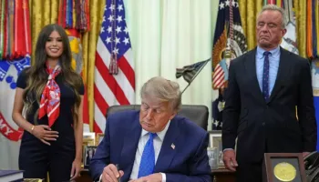 Trump nënshkruan urdhër që kërkon më pak vaksina për fëmijë
