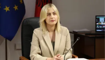 “Turizmi i boteve me ujë”/ Zhupa, denoncon skandalin: Saranda e Ksamili pa ujë, në kulmin e sezonit turistik