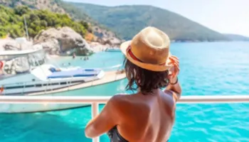 Tyler Fox: Shqipëria mes vendeve turistike që ia vlen çdo qindarkë e shpenzuar