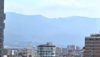 Tymi pushton horizontin e Tiranës, vatrat e zjarrit në kurorën e gjelbër mbeten aktive