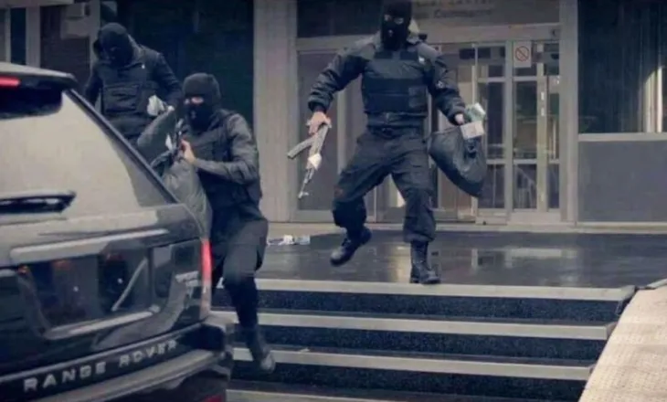U futën në biznes me kallashnikov dhe kërcënuan dy punonjëset, si ndodhi grabitja në Paskuqan