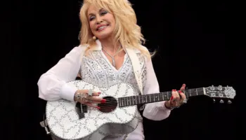 U nda nga jeta në moshën 80-vjeçare ikona e muzikës, Trump shpall 7 ditë zie për Dolly Parton