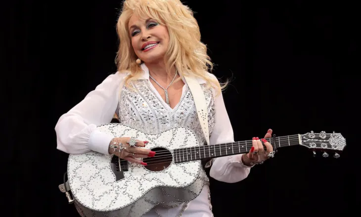 U nda nga jeta në moshën 80-vjeçare ikona e muzikës, Trump shpall 7 ditë zie për Dolly Parton
