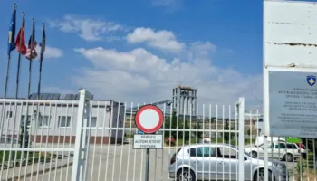 U ndalua në Aeroportin e Prishtinës, shtetasi iranian kërkon azil në Kosovë: Ndihem i kërcënuar