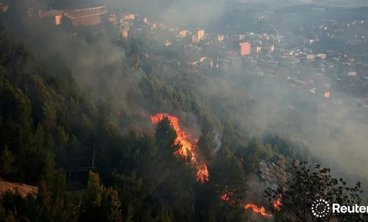 U rrezikuan banesa dhe biznese/ Si paraqitet situata me zjarrin në malin e Krujës?