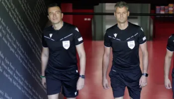 UEFA Conference League/ Arbitrat shqiptarë vendosin drejtësi në dy sfida të fazës play-off