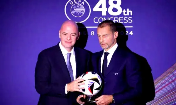 UEFA dhe FIFA vijojnë përplasjen, Ceferin synon t’i nxjerrë Infantinos një kandidat që do ta rrëzojë