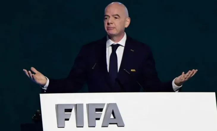 Uellsi dhe Anglia tërheqin mbështetjen për Infantinon. Presioni ndaj presidentit të FIFA-s arrin kulmin