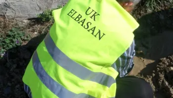 Ujësjellësi i Elbasanit gjobit familjen që jeton me 50 euro asistencë mujore, i ndërpret ujin