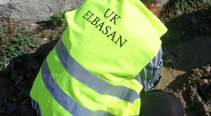 Ujësjellësi i Elbasanit gjobit familjen që jeton me 50 euro asistencë mujore, i ndërpret ujin