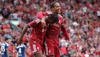 Van Dijk: Te Liverpool ka lindur një mbrojtje dhe ekip i ri, por fillimi duket i mbarë