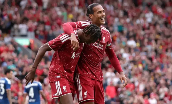 Van Dijk: Te Liverpool ka lindur një mbrojtje dhe ekip i ri, por fillimi duket i mbarë