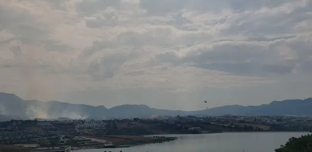 Vatrat e zjarrit që ‘pushtuan’ Priskën/ Shiu vjen në ndihmë, situata drejt normalizimit