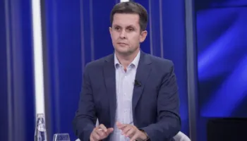 Vetë Zot dhe vetë Shkop/ Ilir Alimehmeti kërkon kufizim mandatesh për Edi Ramën