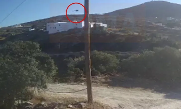 VIDEO/ Bën disa rrotullime, përplaset dhe shpërthen në flakë! Momenti i rënies së helikopterit në Greqi, 3 të vdekur
