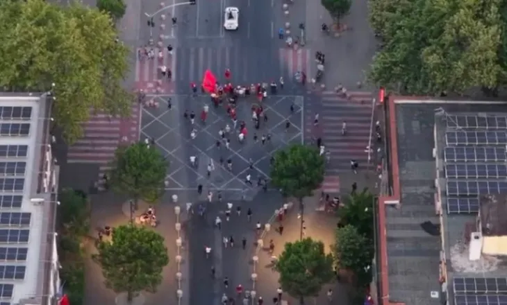 VIDEO/ Bie përsëri numri i pjesëmarrësve në protestën e 71-të kundër Qeverisë, pamjet me dron!