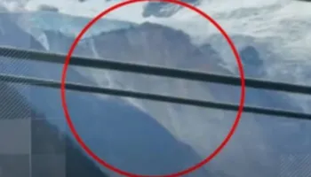 VIDEO/ Çasti që solli katastrofën në Nepal dhe Tibet, shikoni pamjet tronditëse nga shkëputja e akullnajës në Himalaja!
