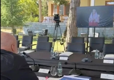 VIDEO/ Detaje nga takimi i Pogradecit, kryeministri Rama pyet Diellën: Çfarë mendimi ke ti për kolegen tënde Mirela Kumbaro?- Ja përgjigja që mori