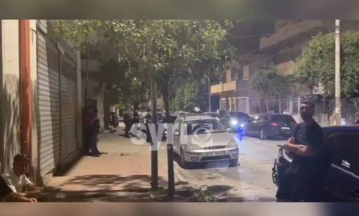 VIDEO/ Dyshime për eksplozivë në furgonin e braktisur, policia kërkon pronarin