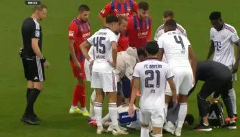 VIDEO/ E frikshme, Musiala humbet përsëri ndjenjat në fushë në miqësoren e Bayern! Shikoni pamjet tronditëse