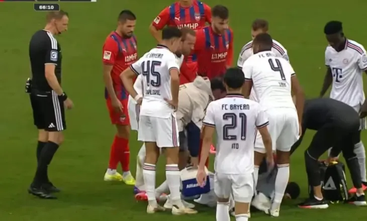 VIDEO/ E frikshme, Musiala humbet përsëri ndjenjat në fushë në miqësoren e Bayern! Shikoni pamjet tronditëse