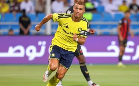 VIDEO/ Kristiano Ronaldo mbaron ‘muajin e mjaltit’, rikthehet me gol te Al Nasr, synim arritja e 1000 rrjetave!