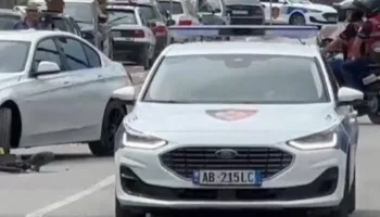 VIDEO/ Makina përplas monopatinën elektrike në Vlorë, plagoset rëndë drejtuesi