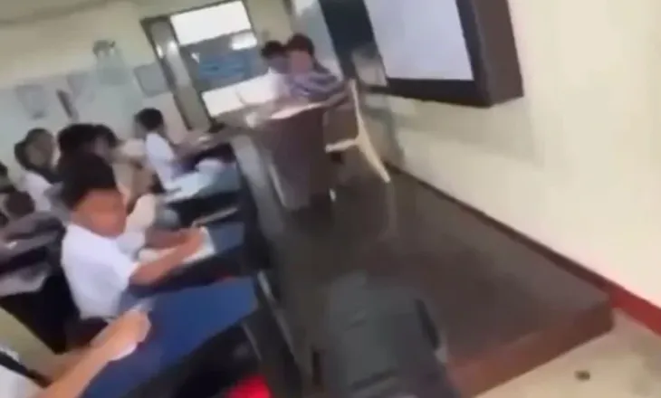 VIDEO/ Momente tmerri për nxënësit në gjimnazin në Filipine, shoku i tyre hap zjarr në shkollë, dy të vdekur dhe disa të plagosur