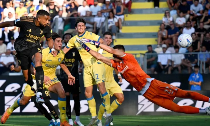 VIDEO: Një mbrojtës nderon Juventusin në pjesën e parë ndaj Frosinone